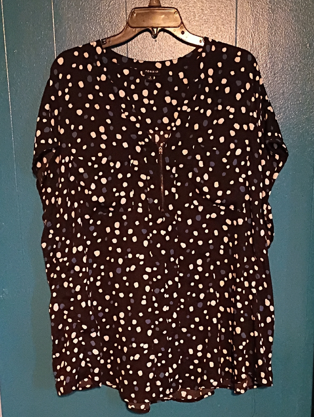 torrid Black Short Sleeve Blouse with White and Light Blue Spots